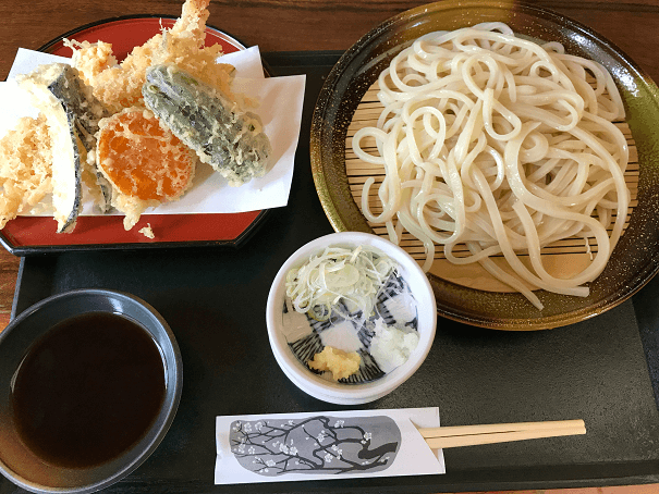 【加須市 久下屋脩兵衛 (くげやしゅうべえ)】厳選素材と豊富なメニュー!行列ができるうどん店